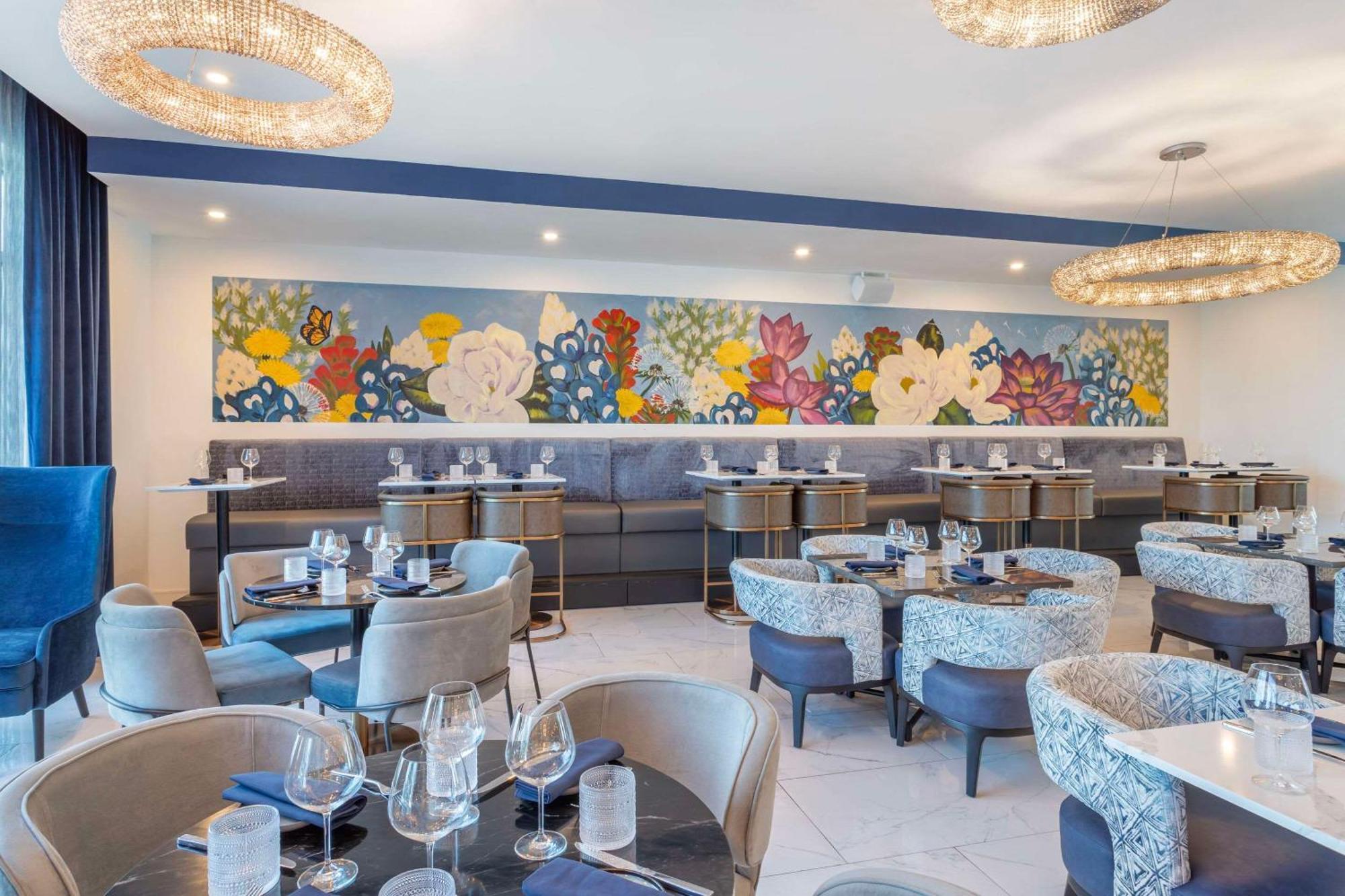 Cambria Hotel Waco University Riverfront エクステリア 写真