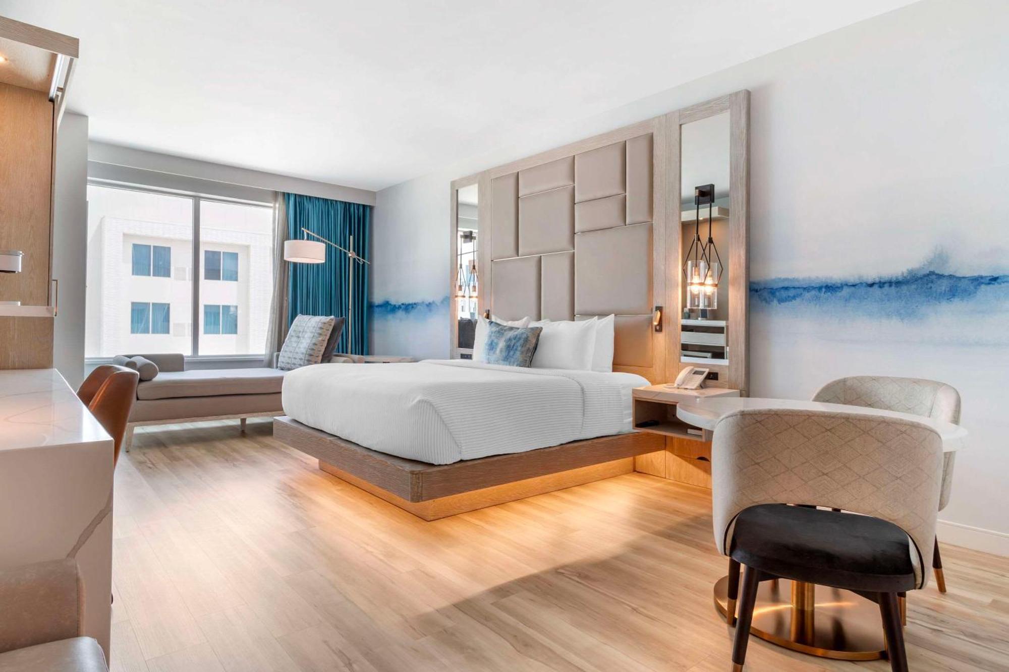 Cambria Hotel Waco University Riverfront エクステリア 写真