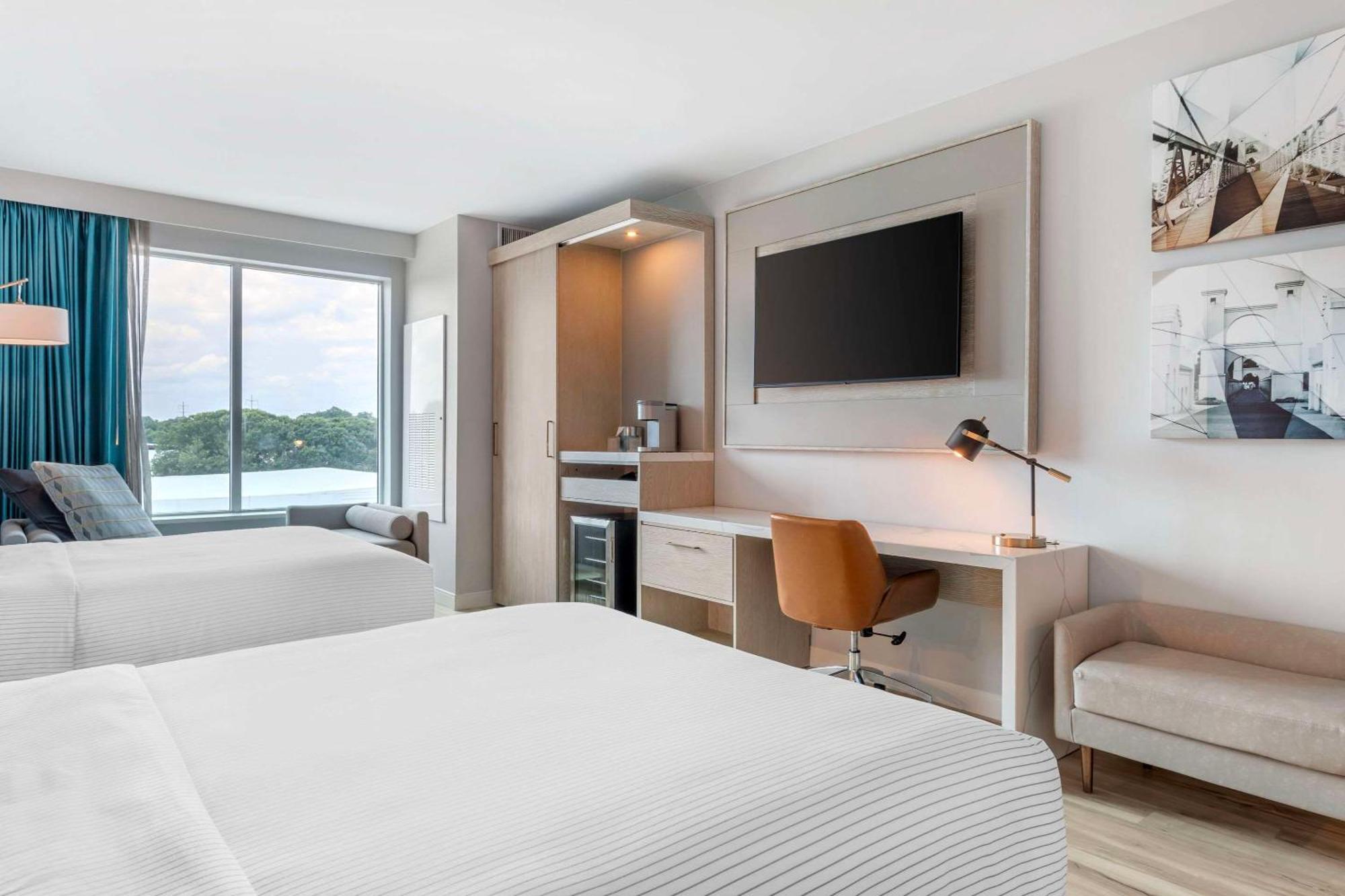 Cambria Hotel Waco University Riverfront エクステリア 写真