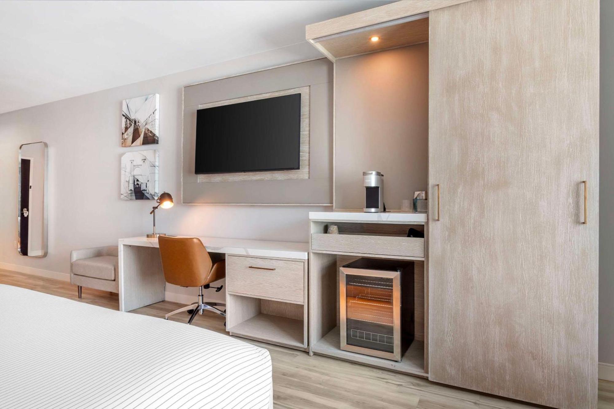 Cambria Hotel Waco University Riverfront エクステリア 写真