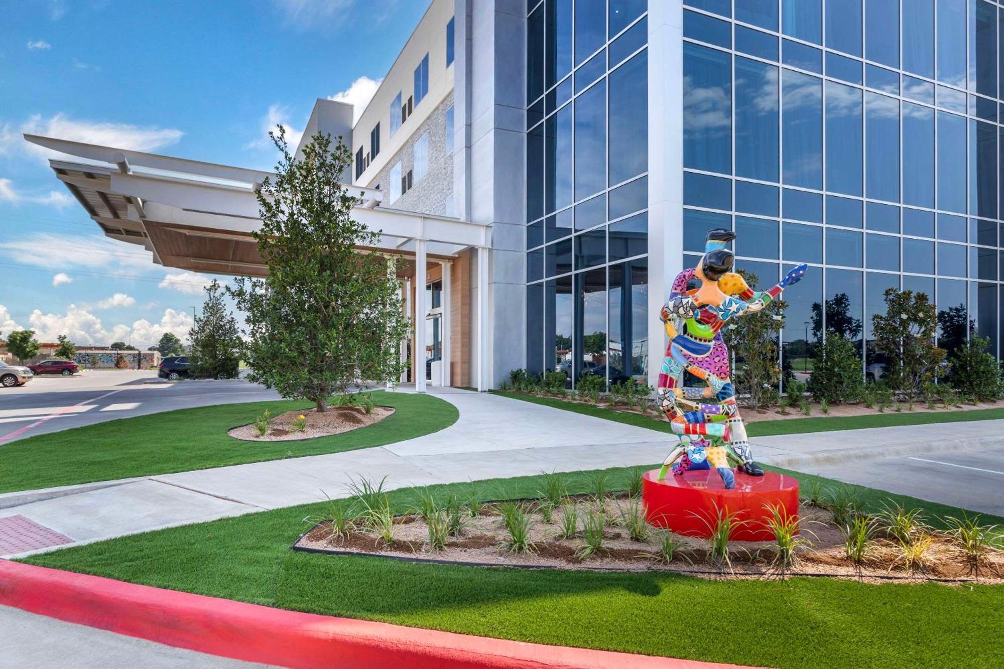 Cambria Hotel Waco University Riverfront エクステリア 写真