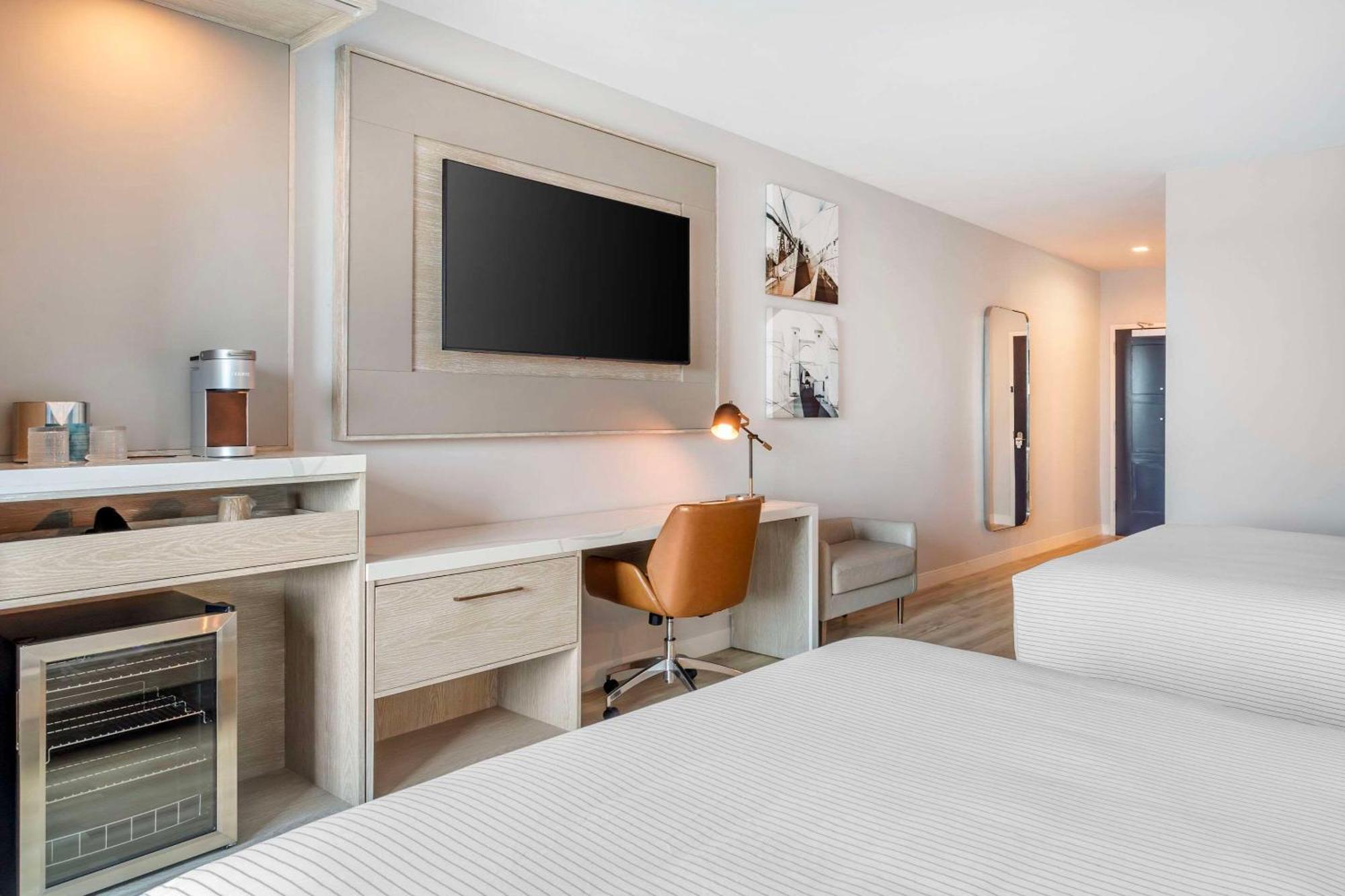 Cambria Hotel Waco University Riverfront エクステリア 写真