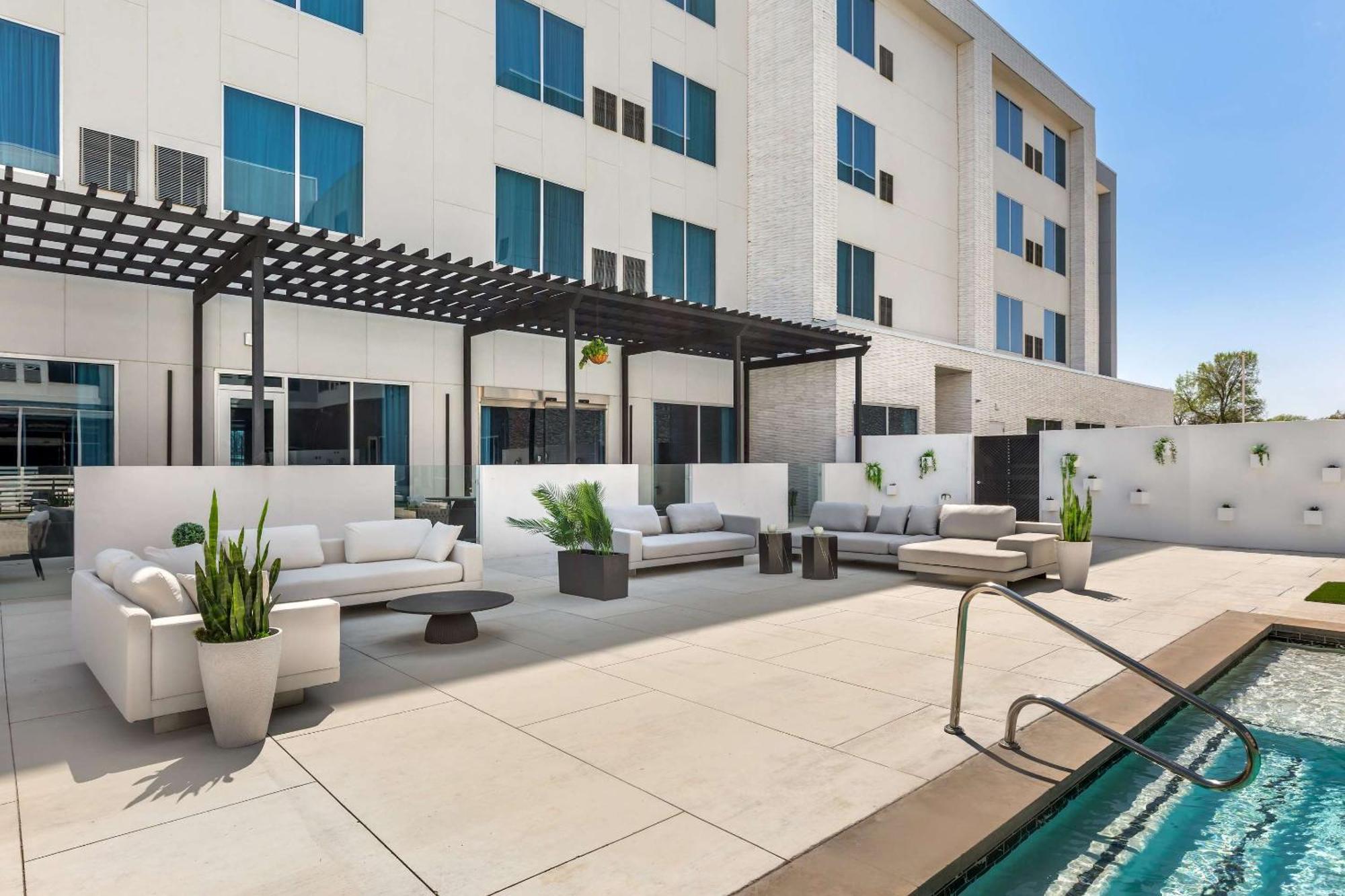 Cambria Hotel Waco University Riverfront エクステリア 写真